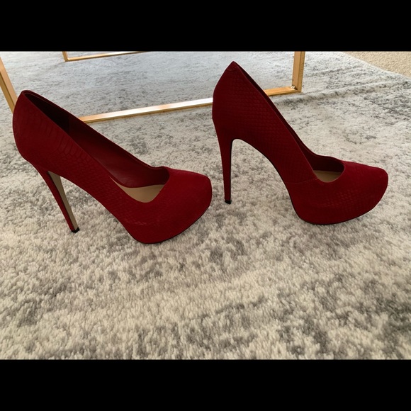 Aldo Calida Red Suede Stilleto - Picture 4 of 7